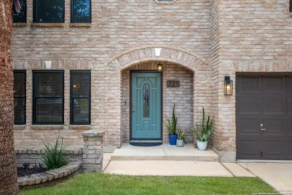 727 CLOVER CRK, San Antonio, TX 78245-2335