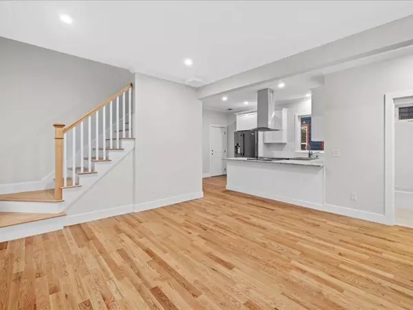 17-19 Cameron Ave #19, Cambridge, MA 02140