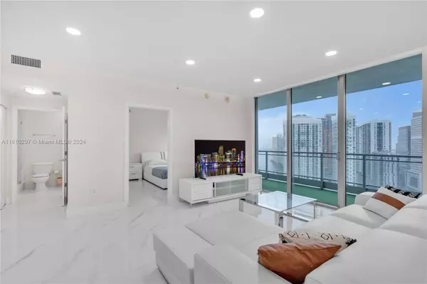 90 SW 3rd St #3114, Miami, FL 33130