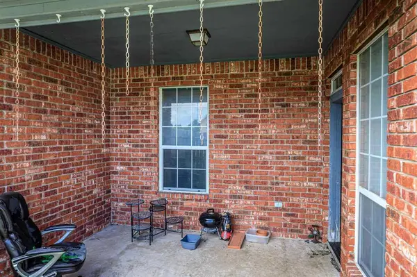 6710 NW Maple Dr, Lawton, OK 73505