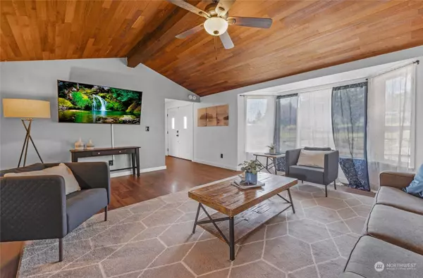 2208 N Trumpeter DR, Mount Vernon, WA 98273