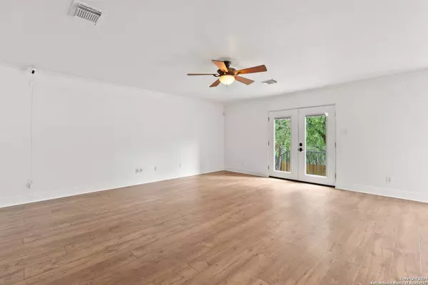 727 CLOVER CRK, San Antonio, TX 78245-2335