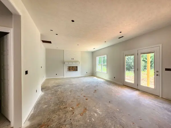 1212 Boulder Pass Rd, Clarksville, TN 37040