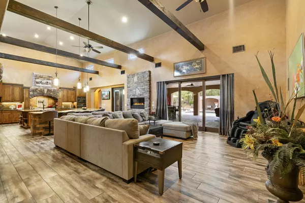 420 Calle Conejo LN, Corrales, NM 87048