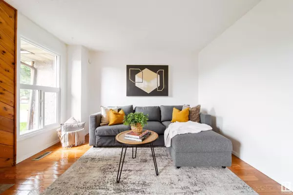 2459 78 ST NW, Edmonton, AB T6K 3W3