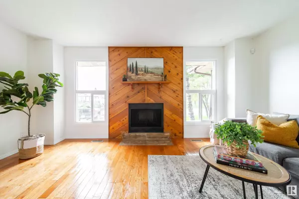 2459 78 ST NW, Edmonton, AB T6K 3W3