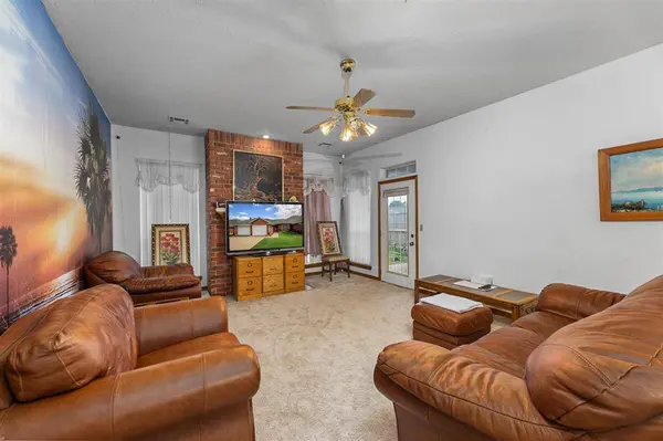 6710 NW Maple Dr, Lawton, OK 73505