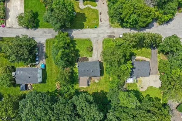 28 Longview Ln, Vernon Twp., NJ 07419
