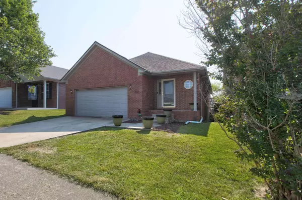 302 Virginia LN, Nicholasville, KY 40356