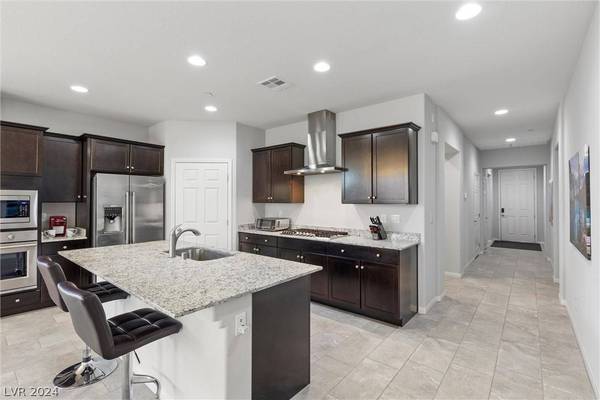 1859 Moonbow Falls Street, Henderson, NV 89044