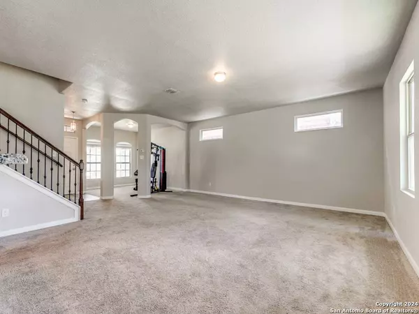 2123 MUUGA MNR, San Antonio, TX 78251-2592