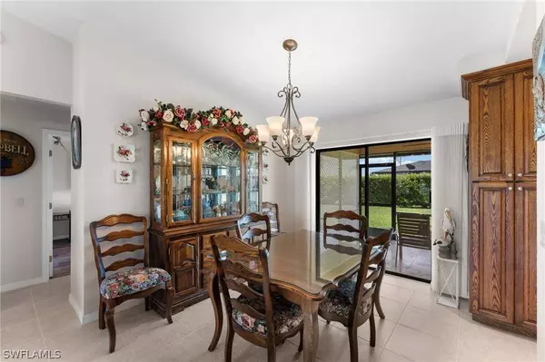 22 SW 13th TER, Cape Coral, FL 33991