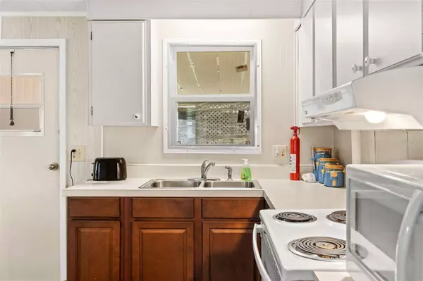 108 SHADY LN #B, Eustis, FL 32726