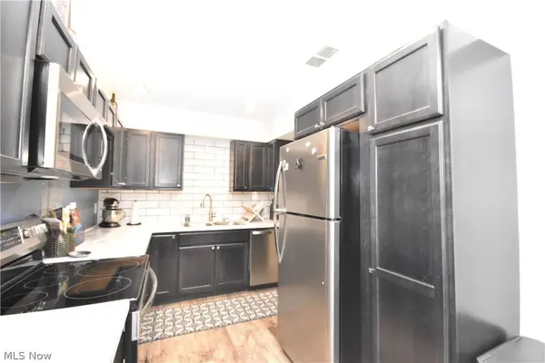 25 Berkshire CT, Akron, OH 44313