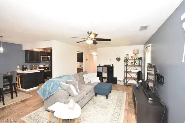 25 Berkshire CT, Akron, OH 44313