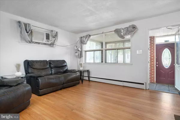 412 SEWARD AVE, Brooklyn, MD 21225