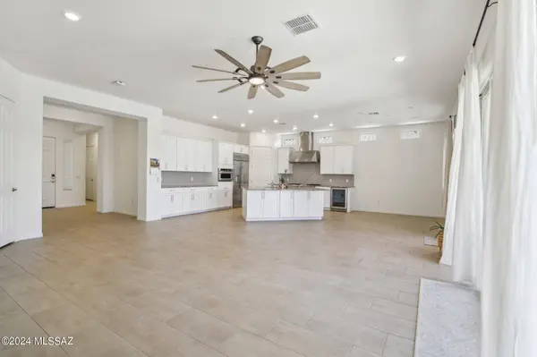 1639 W Seabiscuit Street, Tucson, AZ 85704