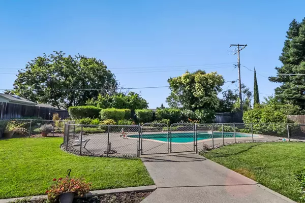 6204 Dawnridge WAY, Carmichael, CA 95608