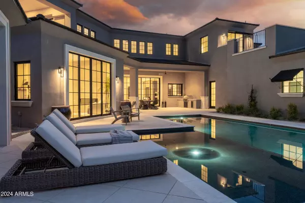 9735 E KEMPER Way, Scottsdale, AZ 85255