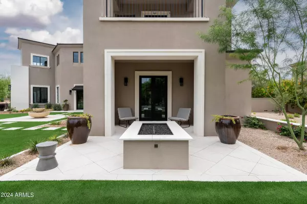 9735 E KEMPER Way, Scottsdale, AZ 85255