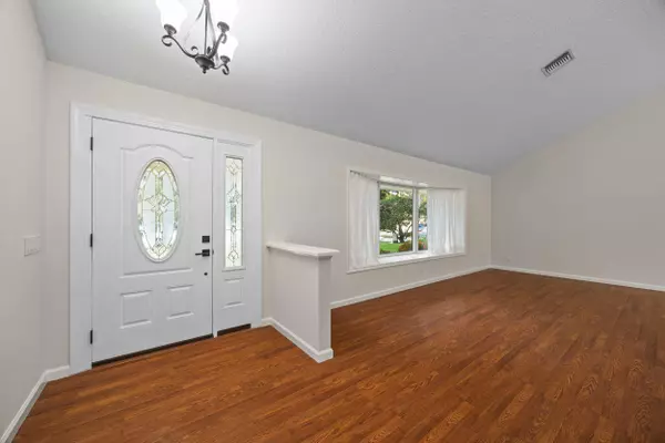 6752 Viewpoint CT, Jupiter, FL 33458