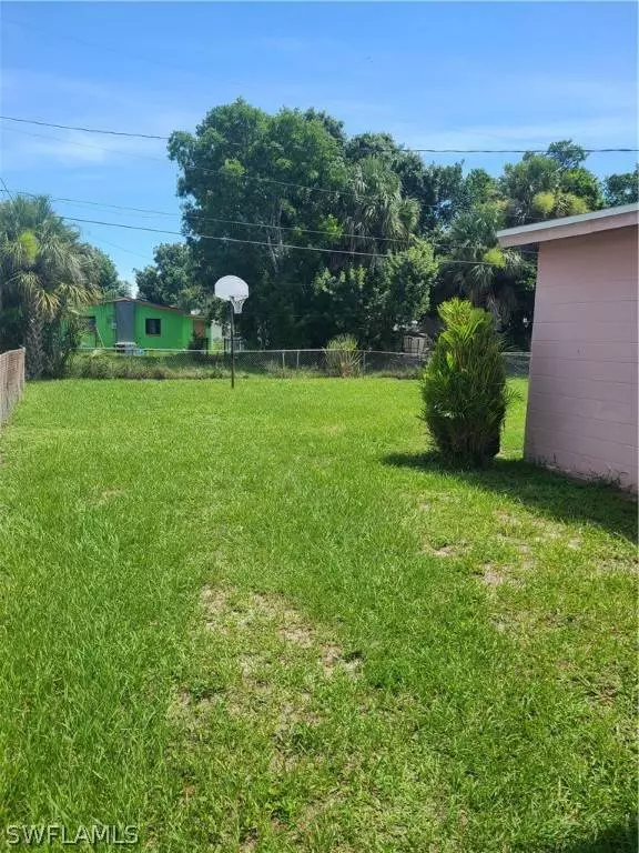 2963 Edison AVE, Fort Myers, FL 33916