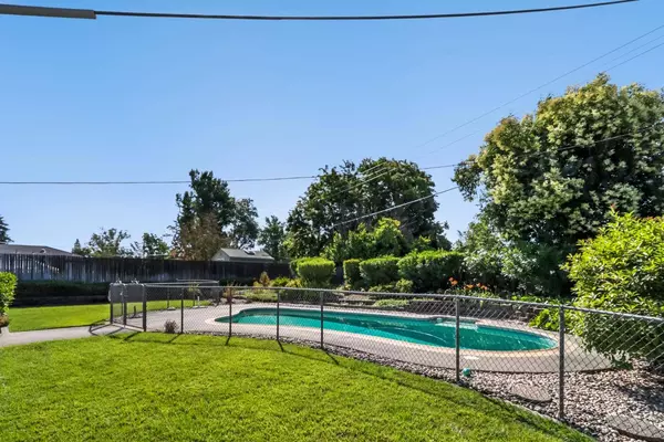 6204 Dawnridge WAY, Carmichael, CA 95608