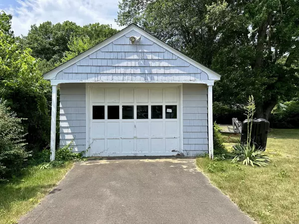 17 Lydall Road, East Hartford, CT 06118