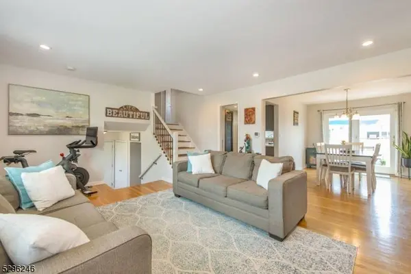 105 Abbe Ln, Clifton City, NJ 07013