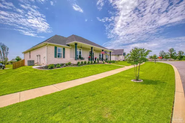 4110 Lower Walk Ln, Milton, FL 32583