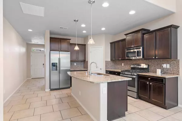 8415 Mock Heather RD NW, Albuquerque, NM 87120