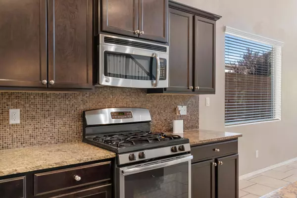 8415 Mock Heather RD NW, Albuquerque, NM 87120