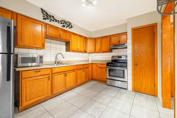 3009 N PARIS Avenue #304, River Grove, IL 60171