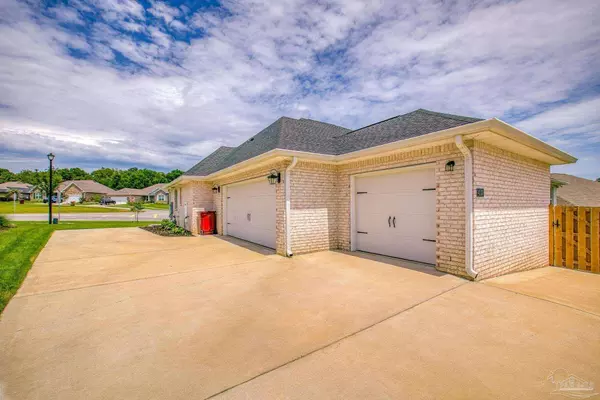 4110 Lower Walk Ln, Milton, FL 32583