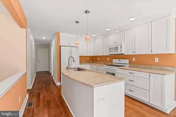 8 SUMMERHILL LN, Medford, NJ 08055