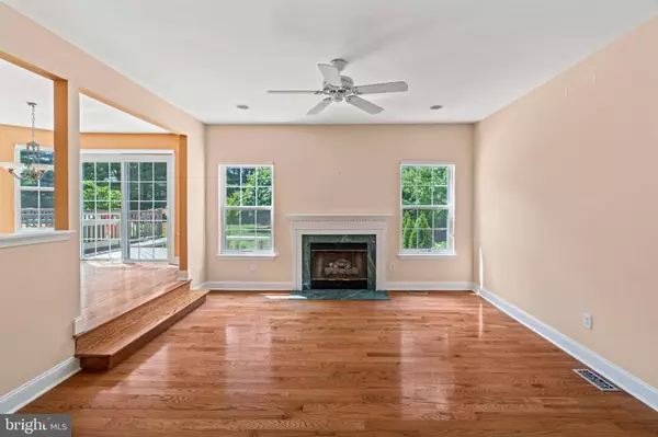 8 SUMMERHILL LN, Medford, NJ 08055