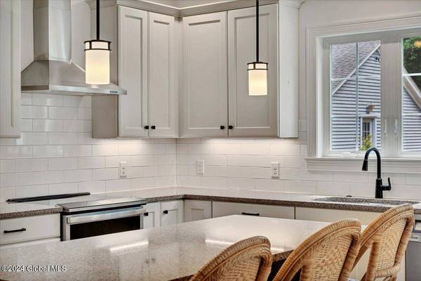 185 Rockefeller Road, Bethlehem, NY 12054