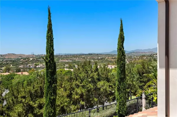 19 Alexa LN, Ladera Ranch, CA 92694