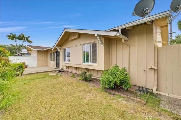 255 Sherwood ST, Costa Mesa, CA 92627