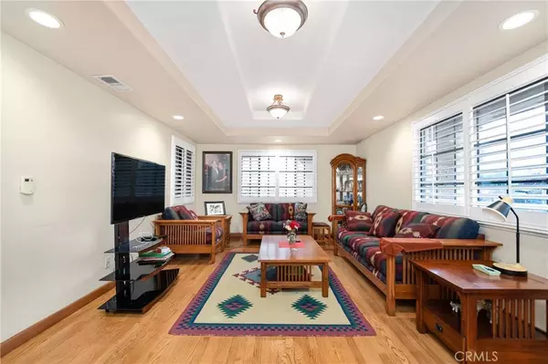 677 South Gerhart Avenue, Los Angeles, CA 90022