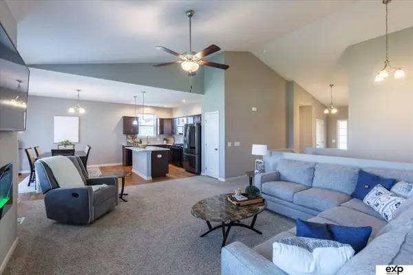 3814 S 205th Street, Omaha, NE 68022