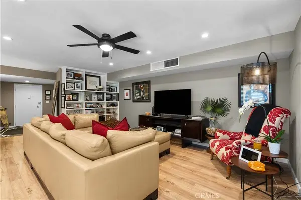 4647 Willis AVE #106, Sherman Oaks, CA 91403