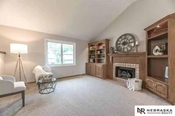 11021 Laurel Circle, Omaha, NE 68164