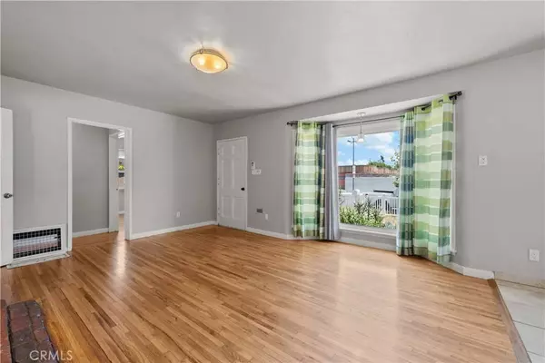 6719 Bellingham AVE, North Hollywood, CA 91606