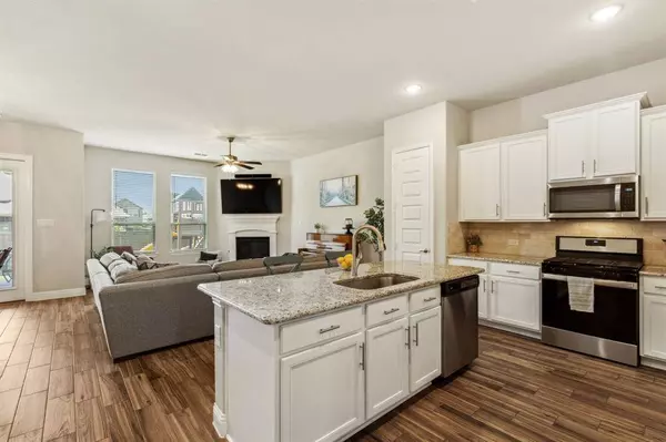 2810 Long Slope Road, Arlington, TX 76001