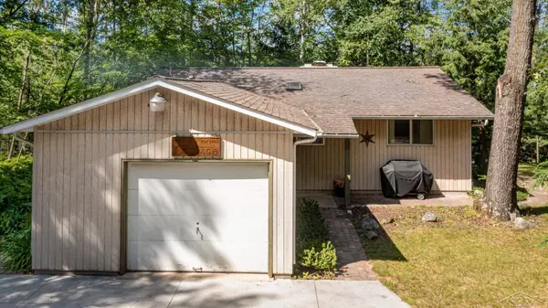 6442 Otter Trail, Alger, MI 48610