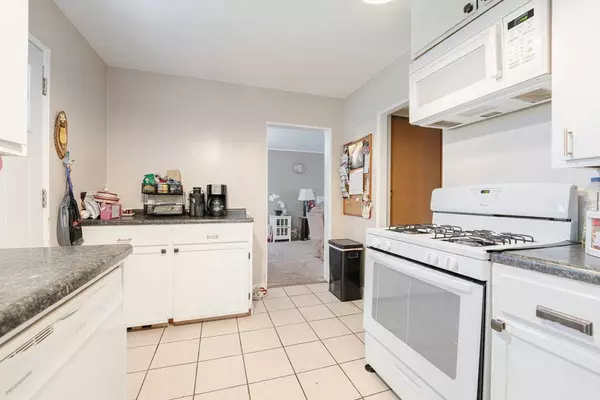 12757 Mozart ST, Blue Island, IL 60406