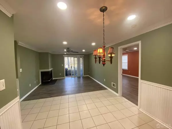 2203 Candlelight CT, Helmetta, NJ 08828