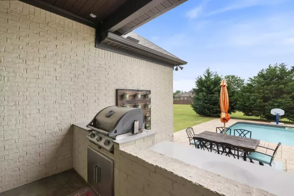 2605 Glohaven Drive, Conway, AR 72034