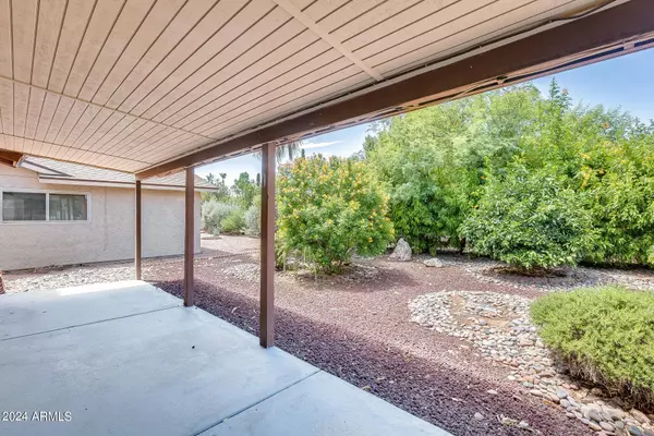 974 LEISURE WORLD Drive, Mesa, AZ 85206